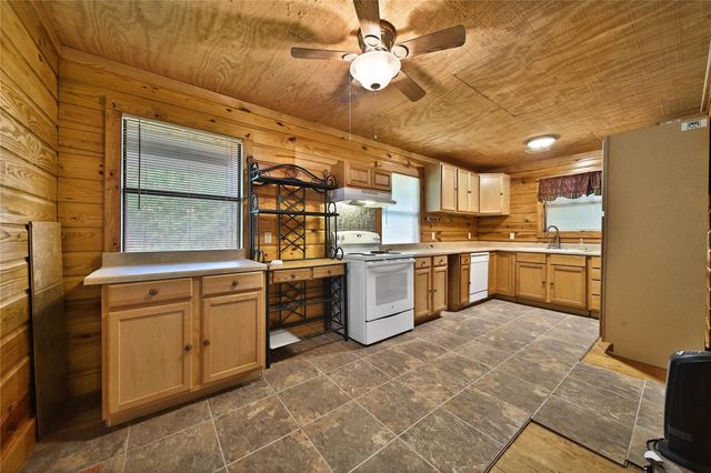 90 Recreation Lane, Coldspring, TX 77331