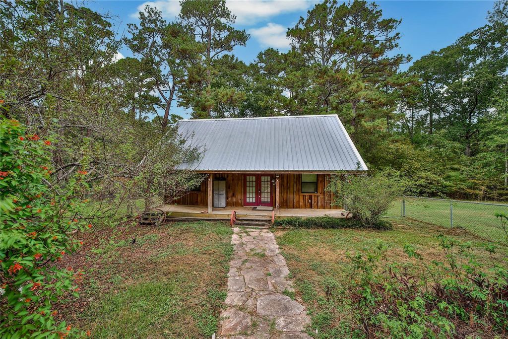 90 Recreation Lane, Coldspring, TX 77331