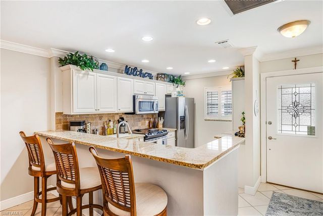 6834 Bogey DR, Fort Myers, FL 33919