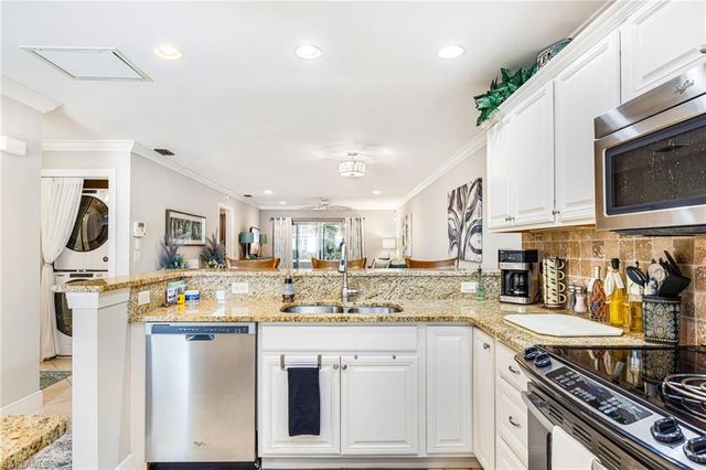 6834 Bogey DR, Fort Myers, FL 33919