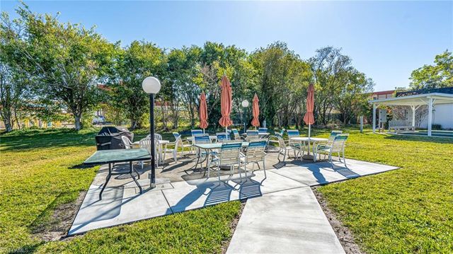 6834 Bogey DR, Fort Myers, FL 33919