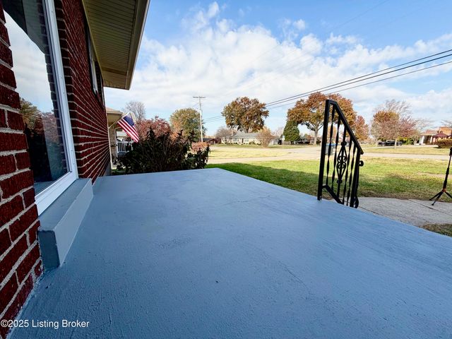 5100 Miles Ln, Louisville, KY 40219