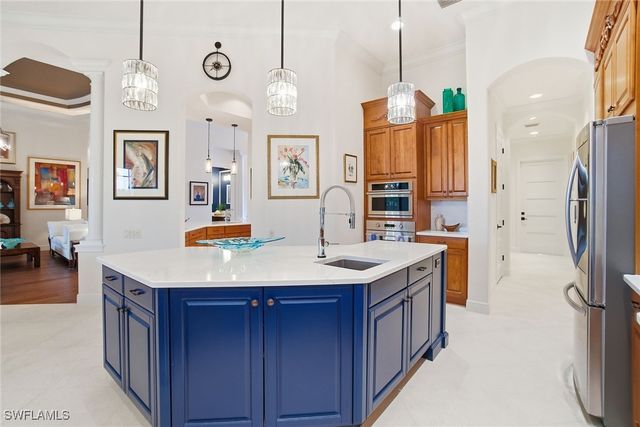 6891 Lakewood Isle DR, Fort Myers, FL 33908