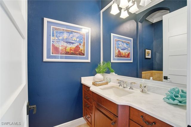 6891 Lakewood Isle DR, Fort Myers, FL 33908