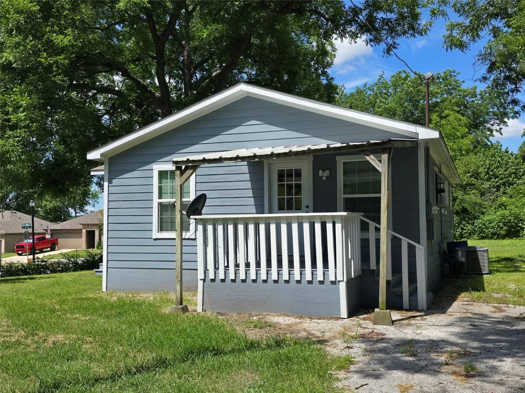 423 E Sherman Street, Sherman, TX 75090