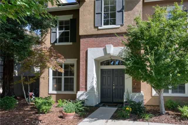 2612 E Shea Drive, Fresno, CA 93720
