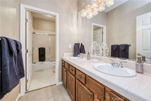 2612 E Shea Drive, Fresno, CA 93720