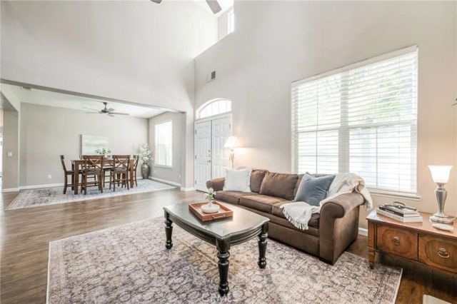 2612 E Shea Drive, Fresno, CA 93720