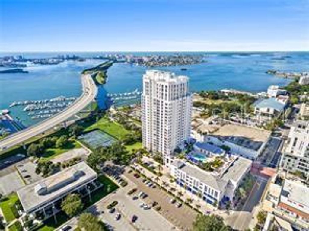 331 CLEVELAND STREET 1902, Clearwater, FL 33755