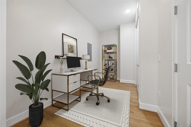 2211 Briarglen Drive 604, Houston, TX 77027
