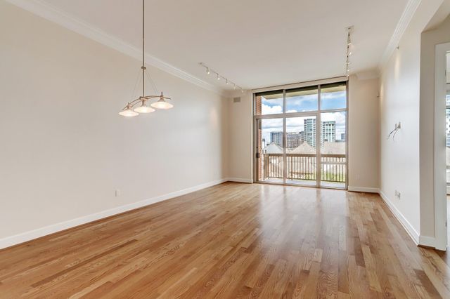2211 Briarglen Drive 604, Houston, TX 77027