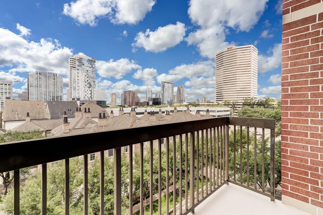 2211 Briarglen Drive 604, Houston, TX 77027