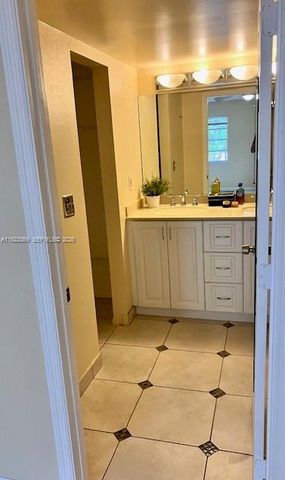 3910 Inverrary Boulevard 304B, Lauderhill, FL 33319