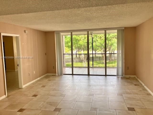 3910 Inverrary Boulevard 304B, Lauderhill, FL 33319