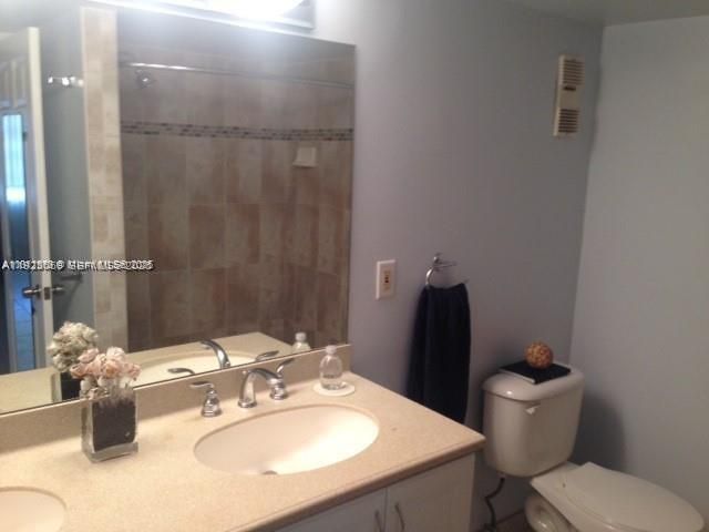 3910 Inverrary Boulevard 304B, Lauderhill, FL 33319