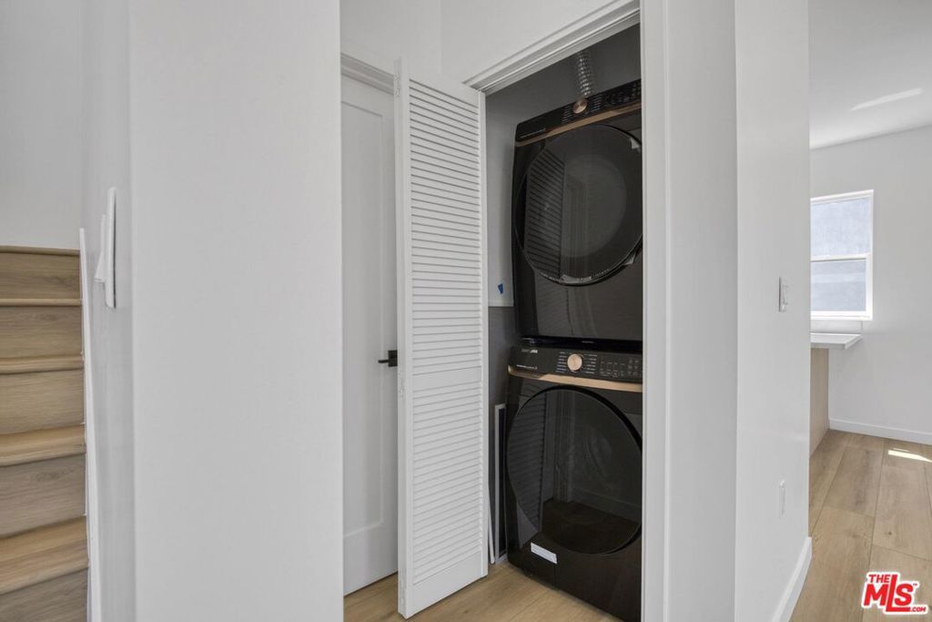 Image 29 of property listing at 10828 Hesby Street, North Hollywood, CA 91601