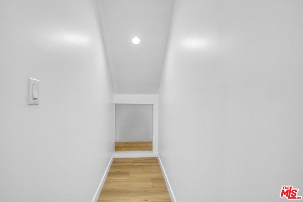 Image 39 of property listing at 10828 Hesby Street, North Hollywood, CA 91601