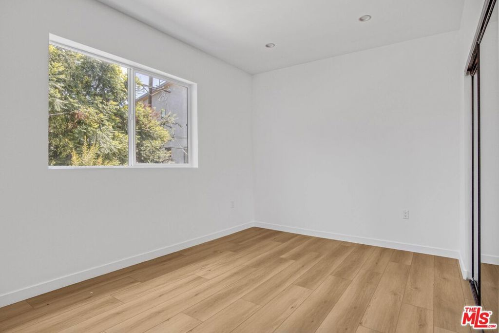 Image 47 of property listing at 10828 Hesby Street, North Hollywood, CA 91601