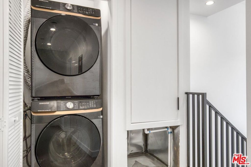 Image 48 of property listing at 10828 Hesby Street, North Hollywood, CA 91601