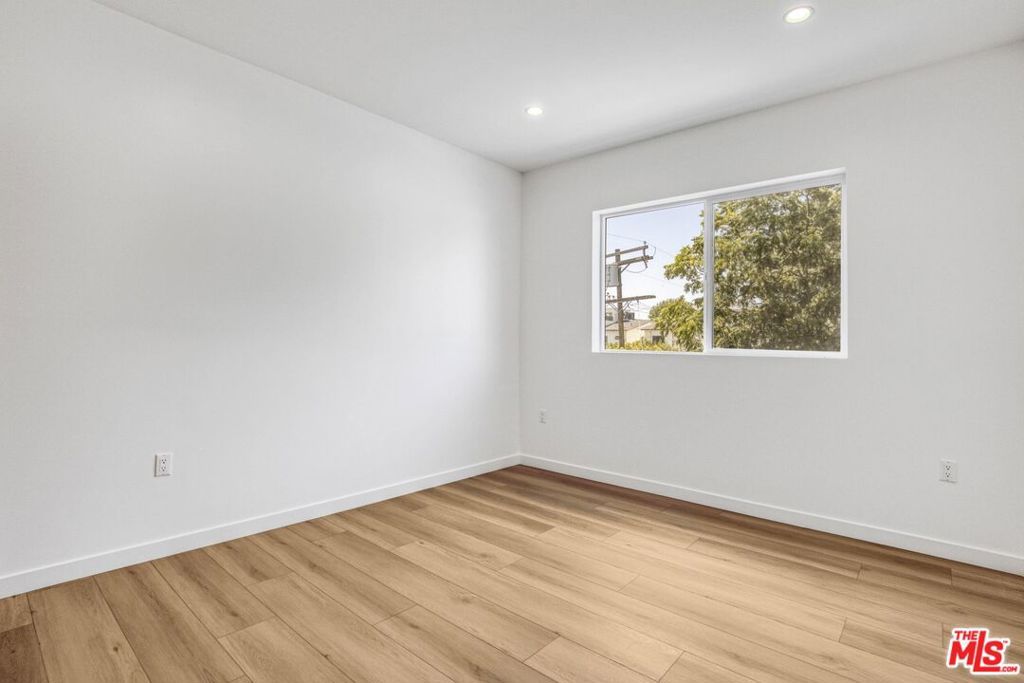 Image 51 of property listing at 10828 Hesby Street, North Hollywood, CA 91601