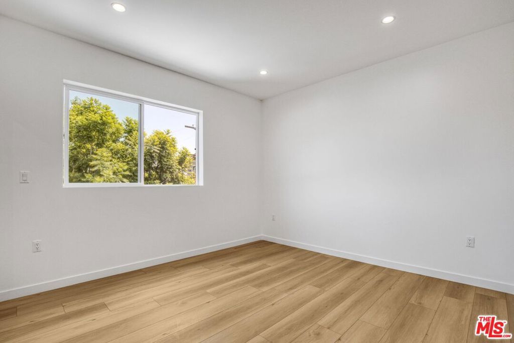 Image 55 of property listing at 10828 Hesby Street, North Hollywood, CA 91601