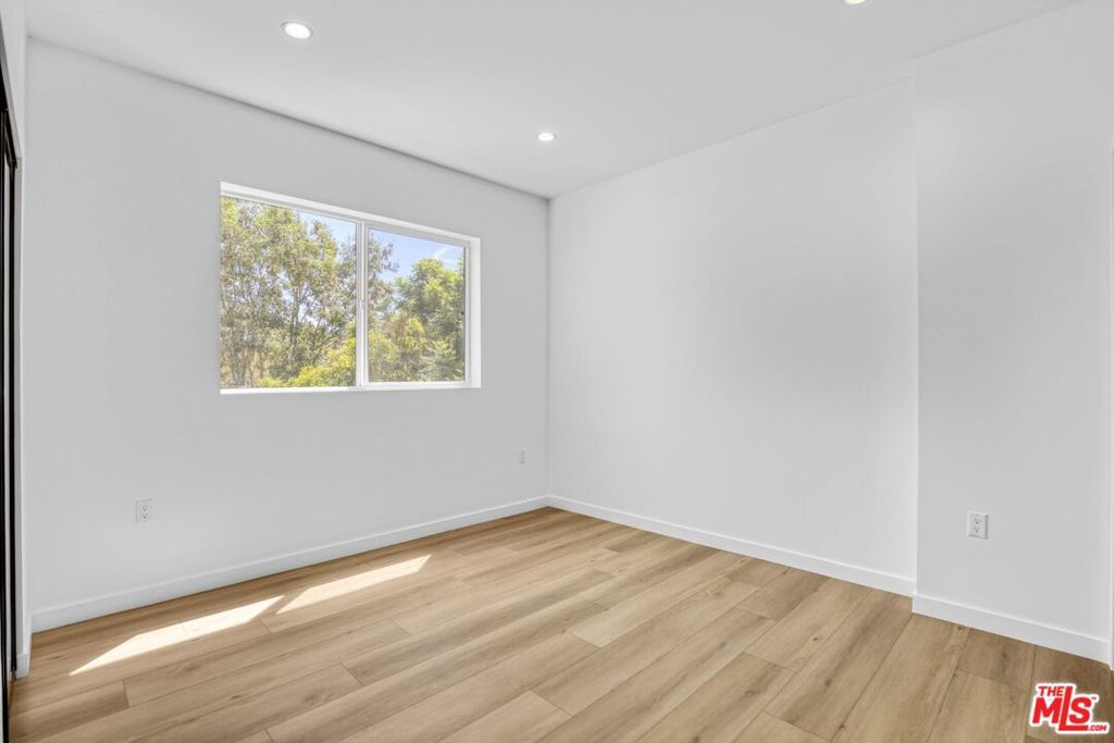 Image 69 of property listing at 10828 Hesby Street, North Hollywood, CA 91601