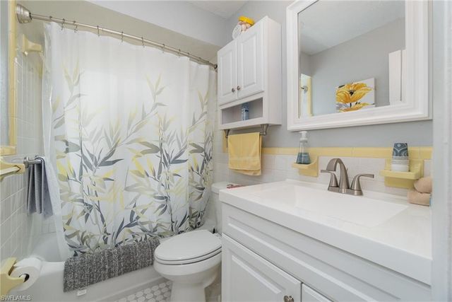 1751 Lakeview BLVD, North Fort Myers, FL 33903