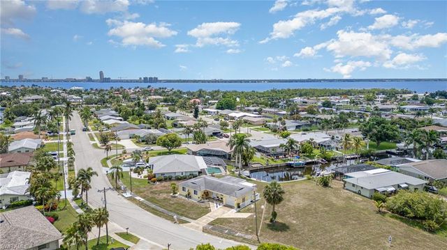 1751 Lakeview BLVD, North Fort Myers, FL 33903