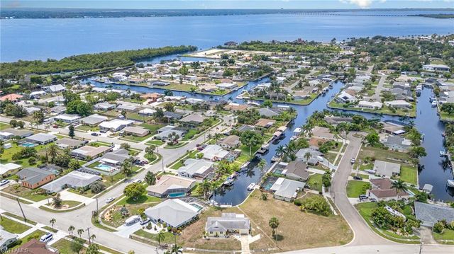 1751 Lakeview BLVD, North Fort Myers, FL 33903