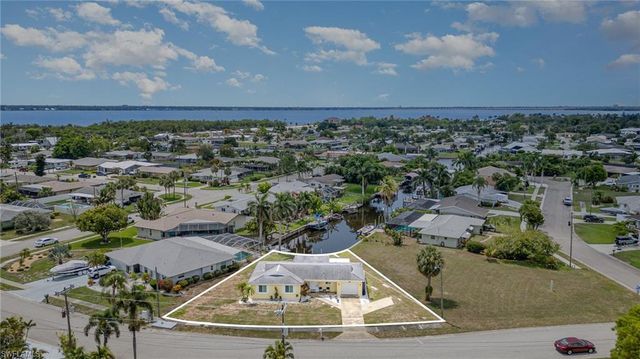 1751 Lakeview BLVD, North Fort Myers, FL 33903