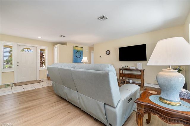 1751 Lakeview BLVD, North Fort Myers, FL 33903