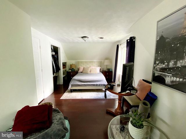 5705 DENFIELD RD, Rockville, MD 20851