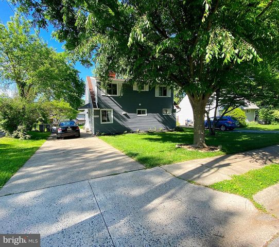 5705 DENFIELD RD, Rockville, MD 20851