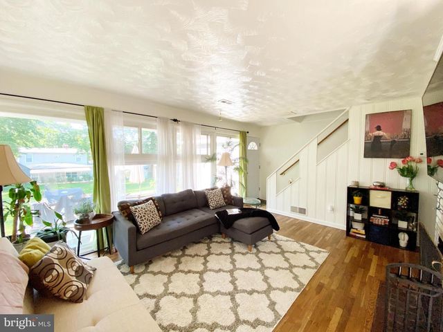 5705 DENFIELD RD, Rockville, MD 20851