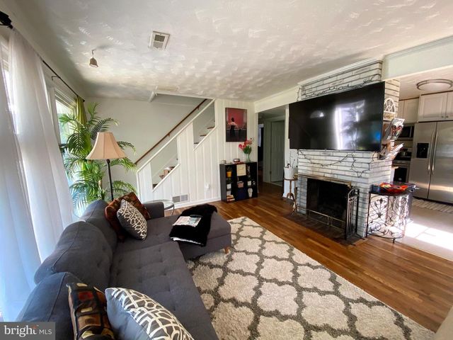 5705 DENFIELD RD, Rockville, MD 20851