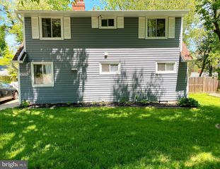 5705 DENFIELD RD, Rockville, MD 20851