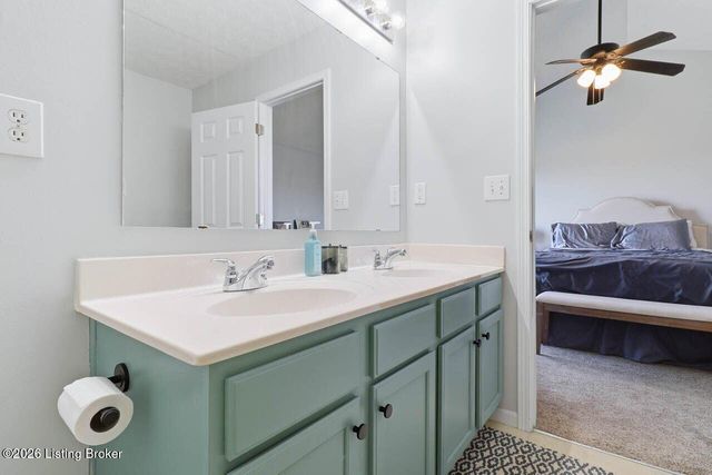 10204 Red Clover Ct, Louisville, KY 40228