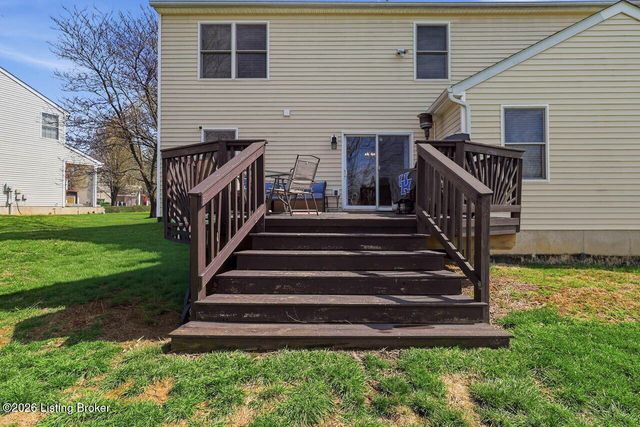 10204 Red Clover Ct, Louisville, KY 40228