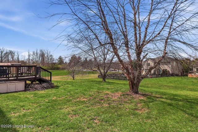 10204 Red Clover Ct, Louisville, KY 40228