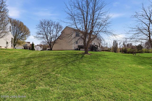 10204 Red Clover Ct, Louisville, KY 40228