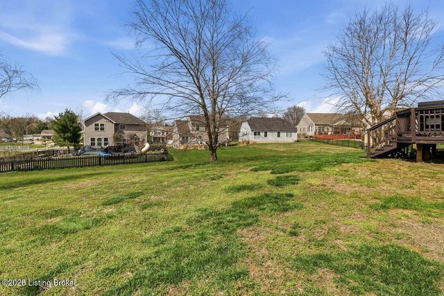 10204 Red Clover Ct, Louisville, KY 40228