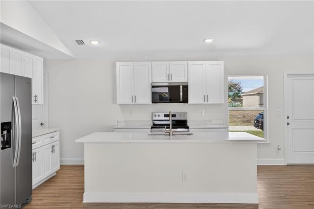 1219 NW 8th PL, Cape Coral, FL 33993