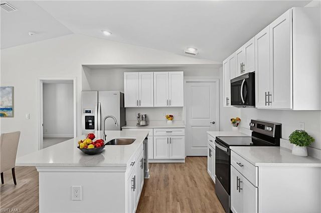 1219 NW 8th PL, Cape Coral, FL 33993