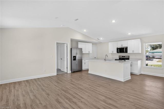 1219 NW 8th PL, Cape Coral, FL 33993