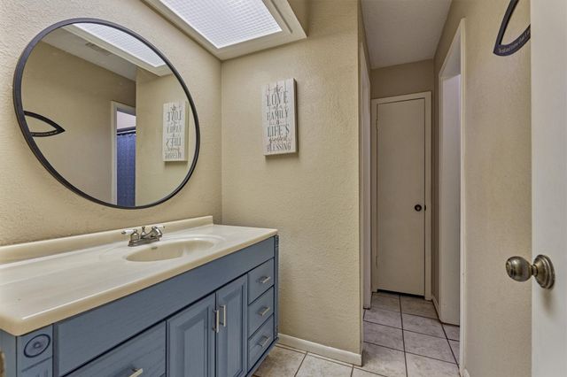 39 Regency Point, Conroe, TX 77356