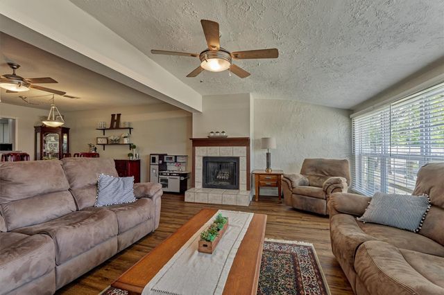 39 Regency Point, Conroe, TX 77356