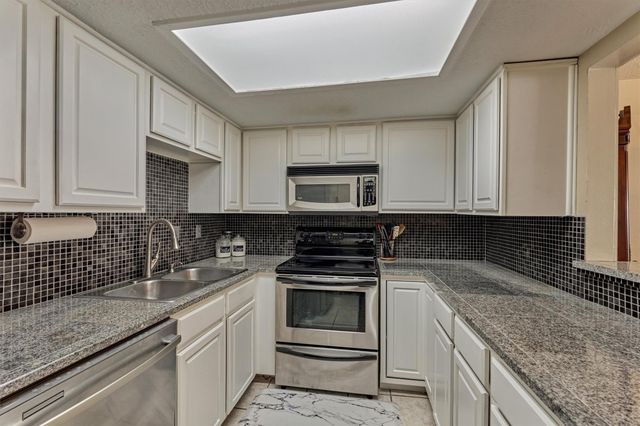 39 Regency Point, Conroe, TX 77356