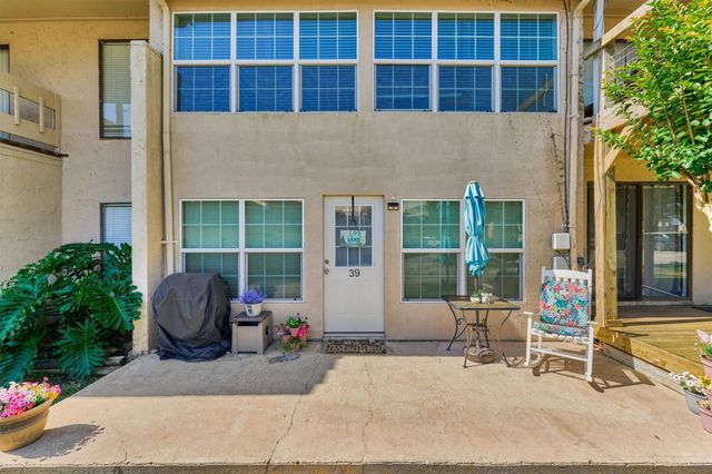 39 Regency Point, Conroe, TX 77356