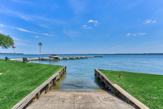 39 Regency Point, Conroe, TX 77356