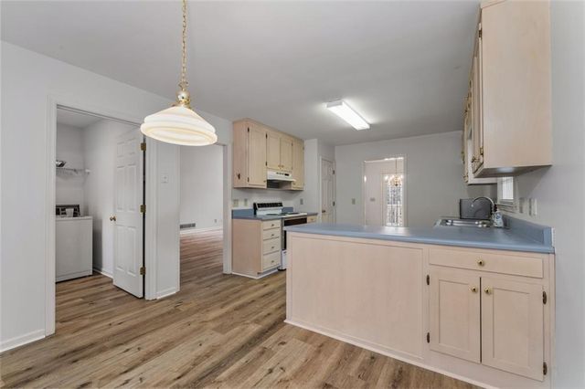 1310 Cobblestone Lane, Woodstock, GA 30189